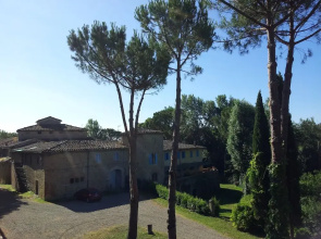 Charming, 1-bed Apartment in Certaldo
