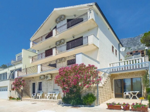 Nice Home in Lokva Rogoznica With Wifi and 2 Bedrooms