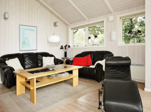 Cozy Holiday Home in Hadsund near Family Friendly Beach