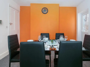 Contractors & Leisure & Central Location & Free Parking