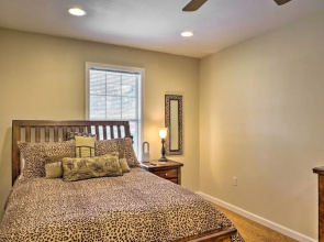Pet-friendly Georgetown Home < 1 Mi to Dtwn!