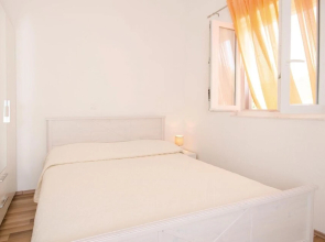 Stunning Home in Blizna Donja With Wifi and 4 Bedrooms