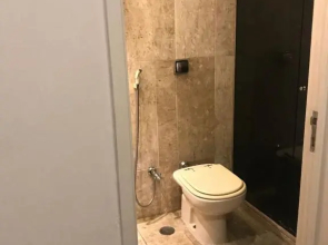 SUITES AMPLAS, VENTILADAS Com BANHEIRO PRIVATIVO E VISTA PARA O RIO