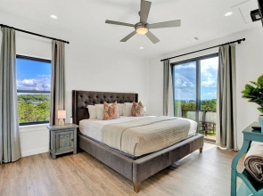 Luxury Lakeview Home w/ Beach, Boat, & Park Access