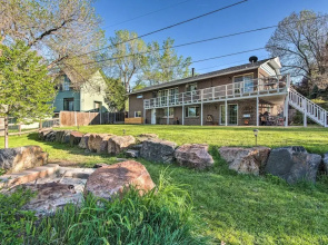 11 Mi to Denver Zoo: Lakewood Studio w/ Fire Pit!