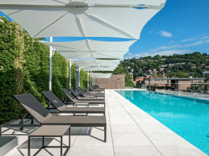 Отель Hilton Lake Como