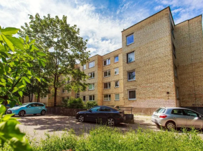 Cosy & Spacious Apartment in Artistic District