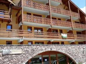 Apartment With one Bedroom in Risoul, With Wonderful Mountain View, Shared Pool, Furnished Balcony