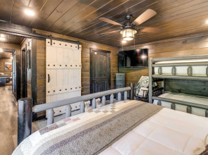 Upscale Sevierville Cabin w/ Hot Tub & Views!
