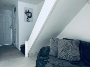 Birmingham Modern & Stylish 3 Bedroom House