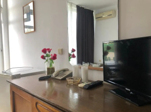Sunny Varshava Hotel