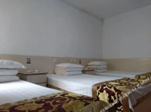 Hongxinyun Hotel(青岛宏鑫运宾馆)