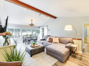 Pinehurst Home: Fire Pit, BBQ + Golf Course View!
