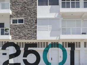 Condo con vista al mar en Torre 2501