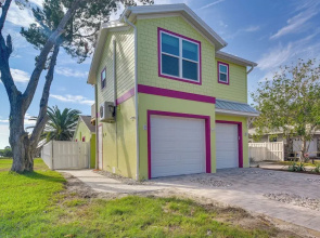 Indian Rocks Beach Getaway w/ Balcony + Bay View!