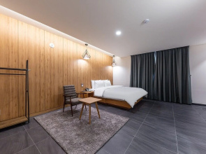 Buan Raum Drive-In Hotel