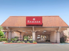Ramada by Wyndham Fresno North