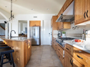 Villa Verdot by Avantstay Spectacular 6 BR Estate w Pool Hot Tub Tennis B-ball Courts
