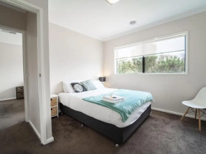 Avant Garde Luxurious Family Home