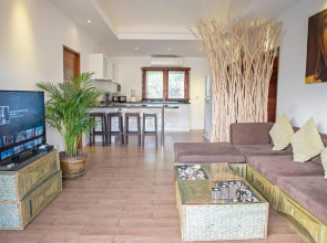 Tropical Season Villa Resort