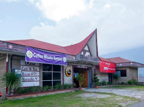 OYO 1812 Dg Inn
