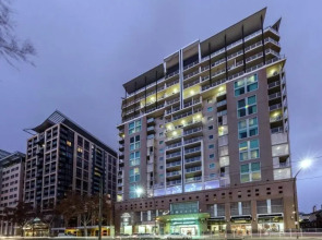 96 North Terrace Spa Apartment
