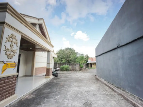 SPOT ON 2530 Tiga Mas Inn