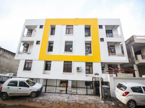 OYO Home 18790 Vibrant 2BHK