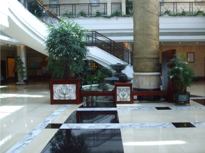 Xiamen International Seaside Hotel (hotel corridor leads to the stone exhibition hall)