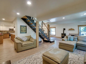 'deer Hollow' Home < 1 Mi to Payette Lake!
