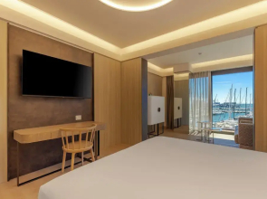 Porto Lotti Suite Hotel