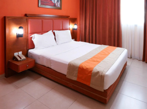 Отель Wescott Plaza Hotel Apartment