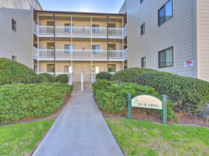 Emerald Isle Resort-style Condo: Walk to Beaches!
