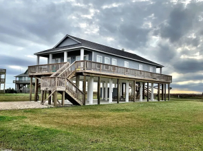 A Silver Lining - 4 Br Home