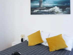 10 min from the Airport-Wifi-Free Parking