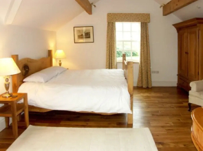 Glan Clwyd Isa - Cae Caled Cottage