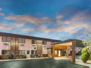 Super 8 by Wyndham Bourbonnais/Kankakee Area