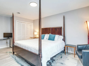 Walk to Main St Hendersonville: Chic Home w/ Yard
