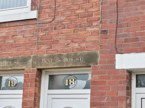 Host Stay Inness House