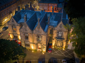 Court Residence