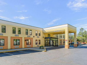 Red Roof Inn & Suites Middleborough