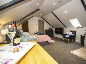 Thomas Chambers Lovely Self-catering Studio-loft Apartment Located Within a Beautifully Renovated