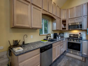 Mt Baker Lodging Cabin 2- Sleeps 8