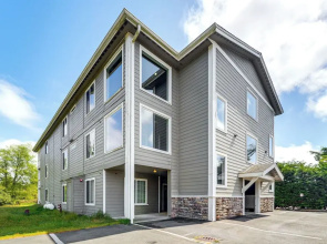 Morning Hikes & Beach Nights: Canalfront Condo!