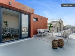 Sanders Port - Chicly Studio With Roof-top Terrace