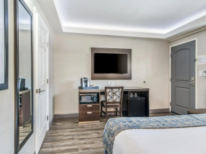 Inn at 50 at Long Beach Convention Center