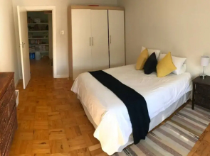 Sunny 2 Bedroom Tamboerskloof Apartment