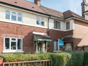 Modern & Contractors & Families & Spacious & Private Parking