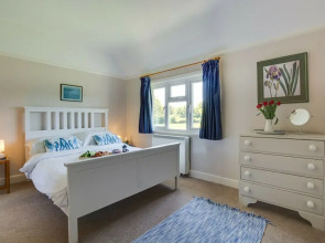 Comfy Holiday Home in Tenterden near Sissinghurst Garden