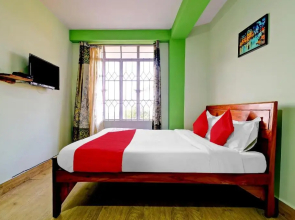 Meera Holiday Villa by OYO Rooms